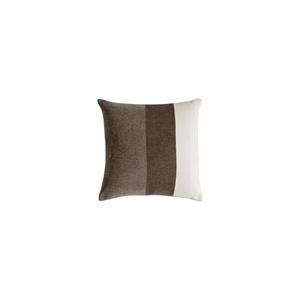 FORMARKIVET Stor Logotyp Kudde 55x55 Beige/ Umbrabrun