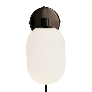 Watt & Veke Noor Vägglampa Opal/ Svart